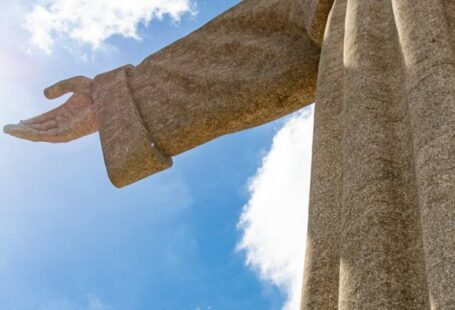 REITs - Jesus Christ Statue